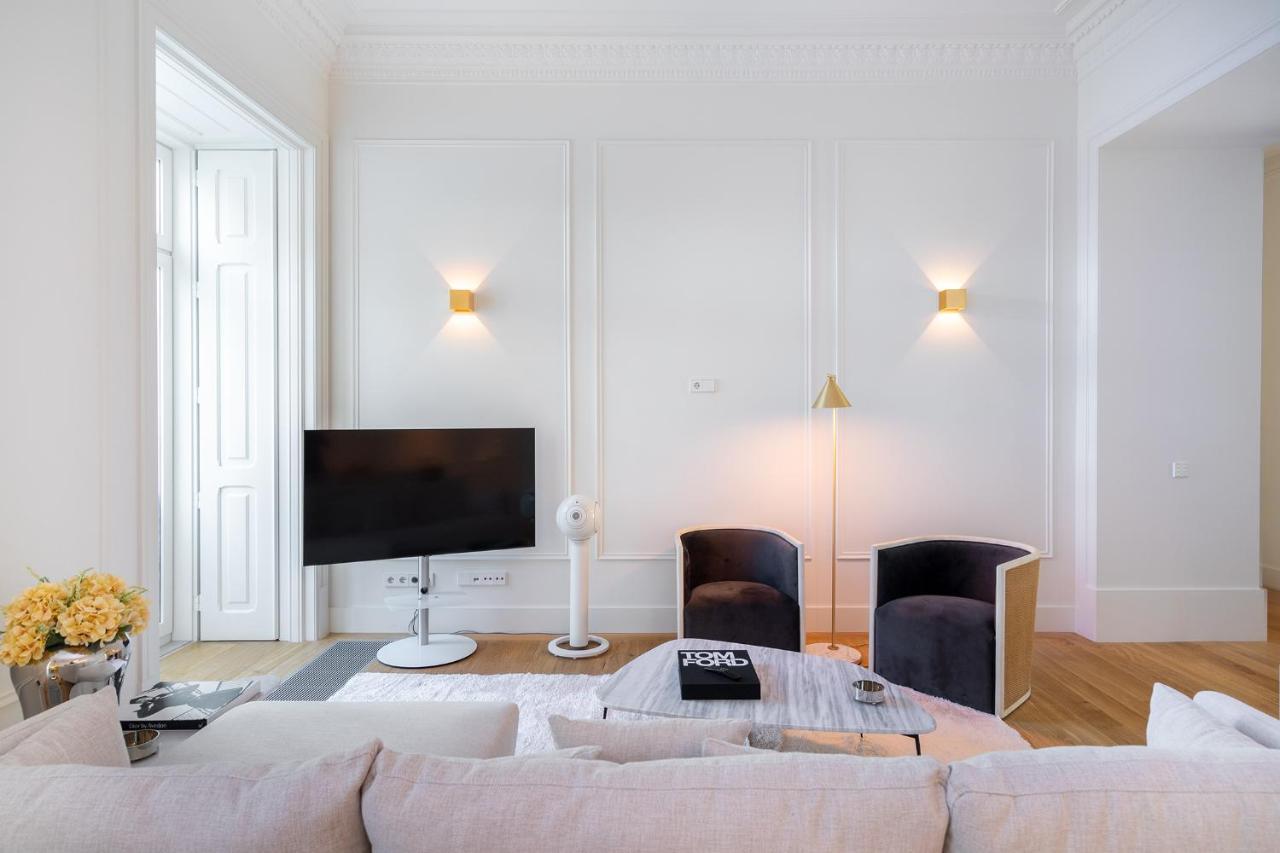 WHome | Av. da Liberdade Deluxe Apartment w/ S-Pool, Gym&Parking Lisbon Bagian luar foto