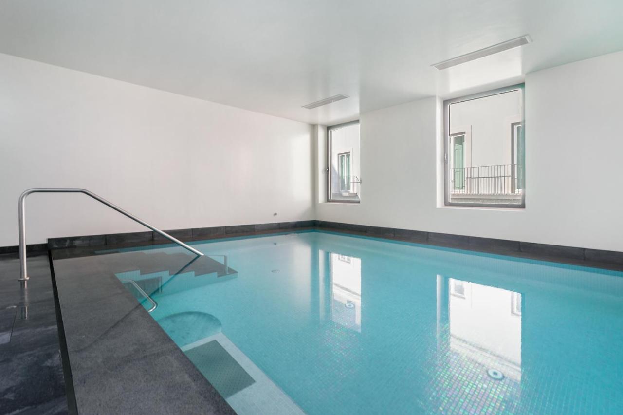WHome | Av. da Liberdade Deluxe Apartment w/ S-Pool, Gym&Parking Lisbon Bagian luar foto