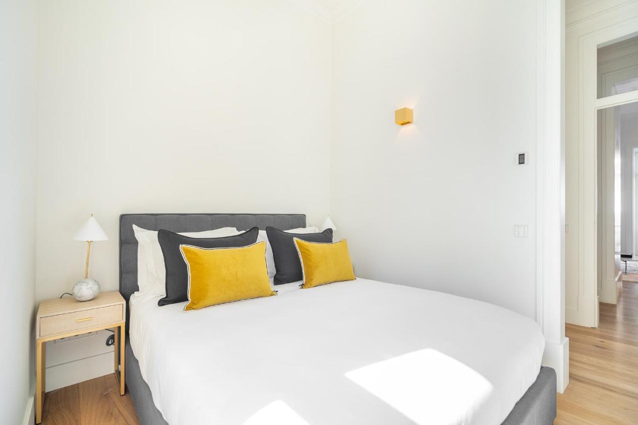 WHome | Av. da Liberdade Deluxe Apartment w/ S-Pool, Gym&Parking Lisbon Bagian luar foto
