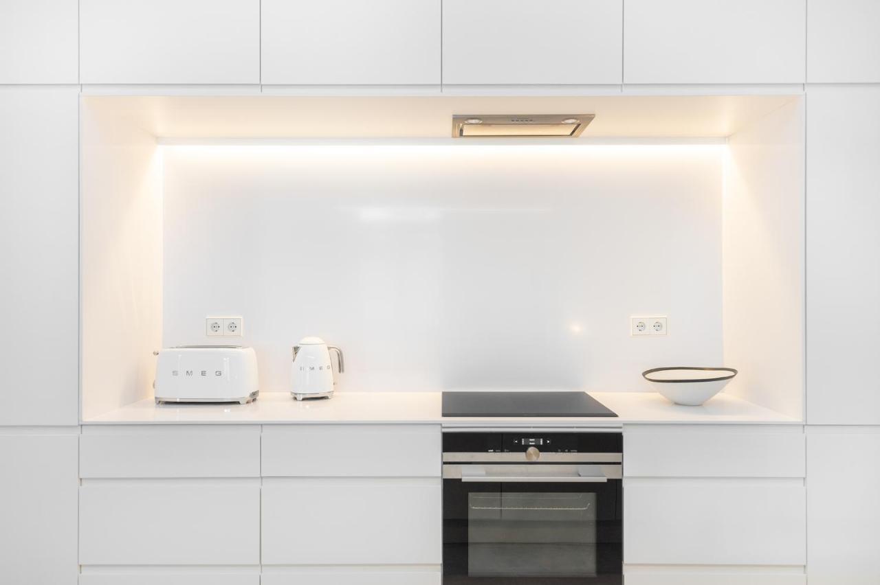 WHome | Av. da Liberdade Deluxe Apartment w/ S-Pool, Gym&Parking Lisbon Bagian luar foto