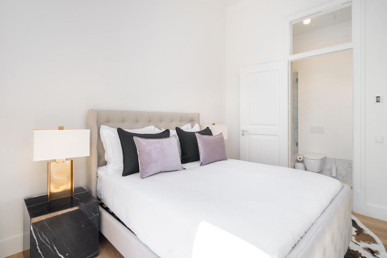 WHome | Av. da Liberdade Deluxe Apartment w/ S-Pool, Gym&Parking Lisbon Bagian luar foto
